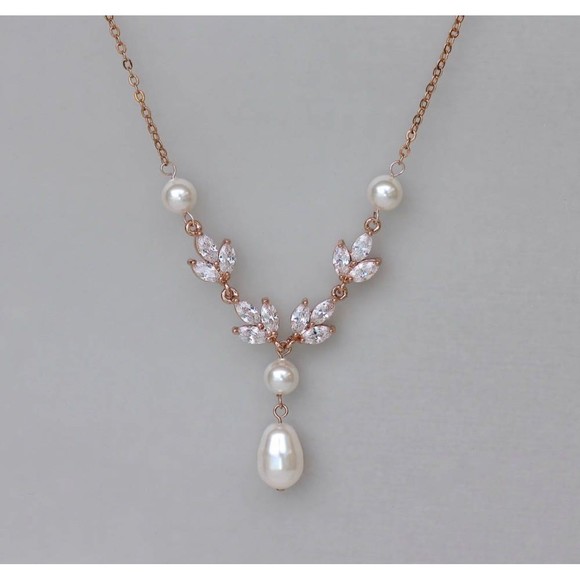 14K Gold Plated Freshwater Shell Pearl Necklace and Earrings Set - Picture 4 of 9